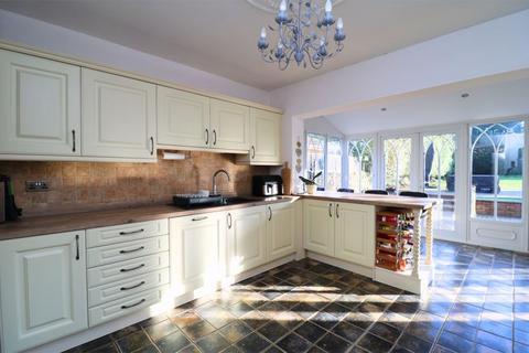 5 bedroom detached house for sale, Lichfield Road, Rushall