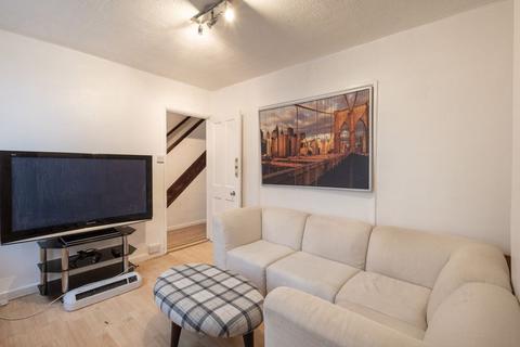 3 bedroom terraced house to rent, Langham Road, Edgware