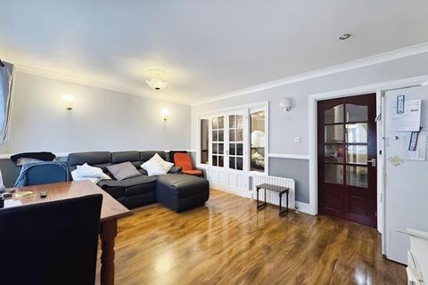 3 bedroom terraced house for sale, Briar Walk, Edgware