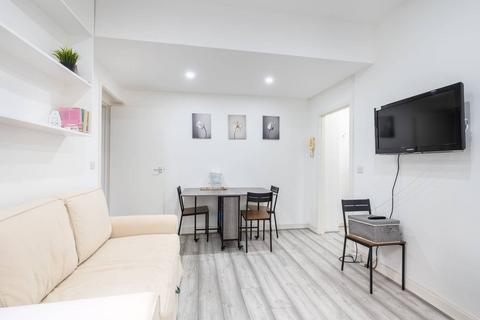 Flat 1, 65 - 67 Gloucester Terrace, London, W2 3DH