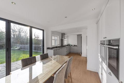 88 Bladindon Drive, Bexley, DA5 3BN
