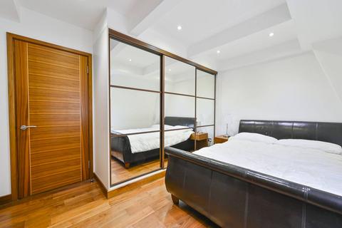 2 bedroom flat to rent, Cleveland Street, Fitzrovia, London, W1T