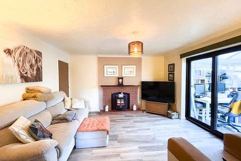 3 bedroom end of terrace house for sale, Scholars Gate, Burntwood, WS7 9EE