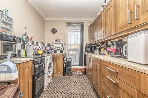 2 bedroom flat for sale, Laburnum Grove, Portsmouth