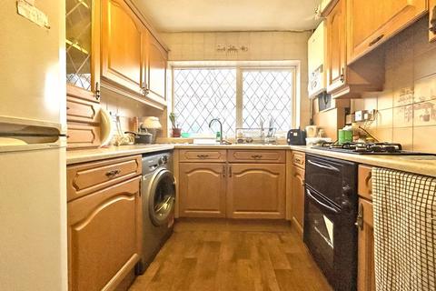 3 bedroom semi-detached house for sale, Broadwaters Road, Wednesbury