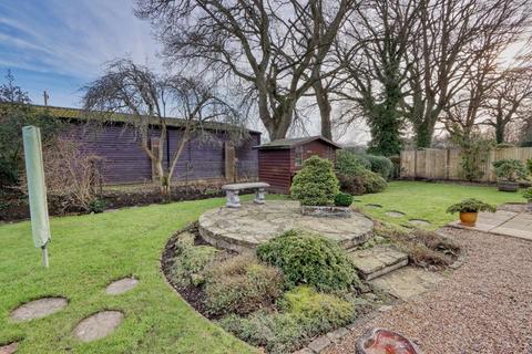 2 bedroom detached bungalow for sale, Chobham, Surrey