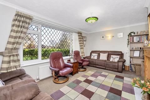 3 bedroom semi-detached house for sale, Huntingfield Road, Bury St. Edmunds