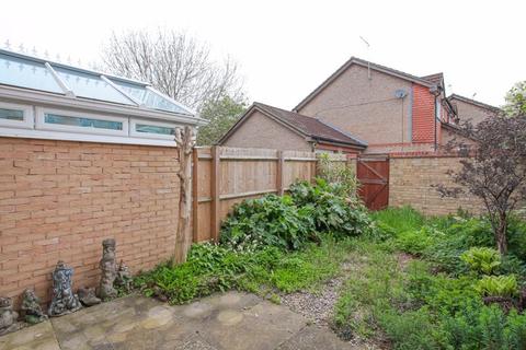 2 bedroom terraced house for sale, 17 Canterbury Close, Banbury  - Garage and parking