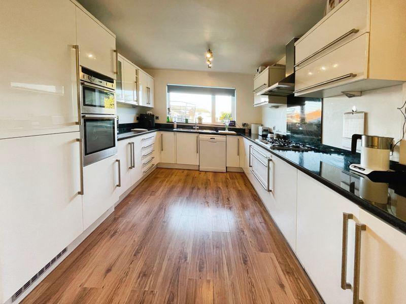 Fitted Kitchen