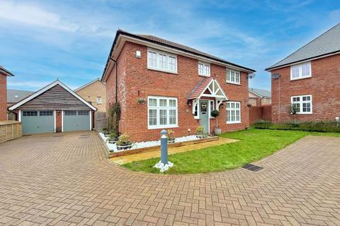 4 bedroom detached house for sale, Magpie Meadows, Caddington