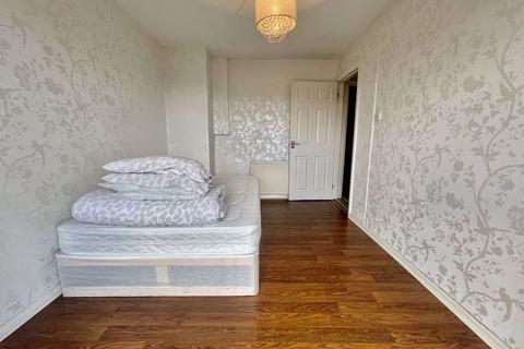 undefined, Salt Hill Close, Uxbridge, UB8