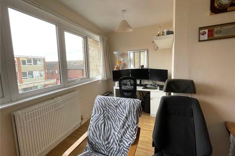 1 bedroom apartment for sale, High Street North, Bedfordshire LU6