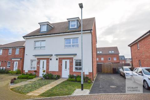 4 bedroom townhouse for sale, Buckle Way, Norwich NR13