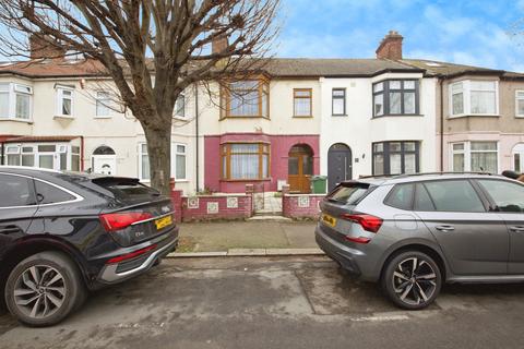 3 bedroom terraced house to rent, Avondale Road, Walthamstow, London, E17