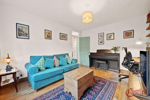 1 bedroom apartment for sale, Thornhill Court, Crescent Road, N8