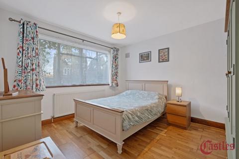 1 bedroom apartment for sale, Thornhill Court, Crescent Road, N8