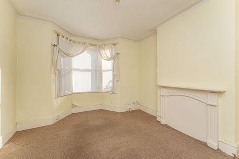 1 bedroom apartment for sale, Russell Road, Palmers Green, N13