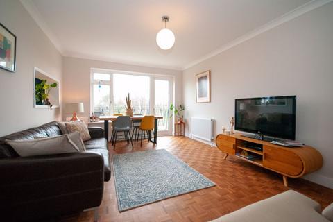 2 bedroom apartment for sale, Wyatts Drive, Southend-On-Sea SS1