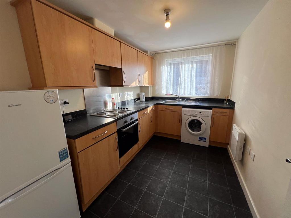 20-Clough-Close-Kitchen.jpg