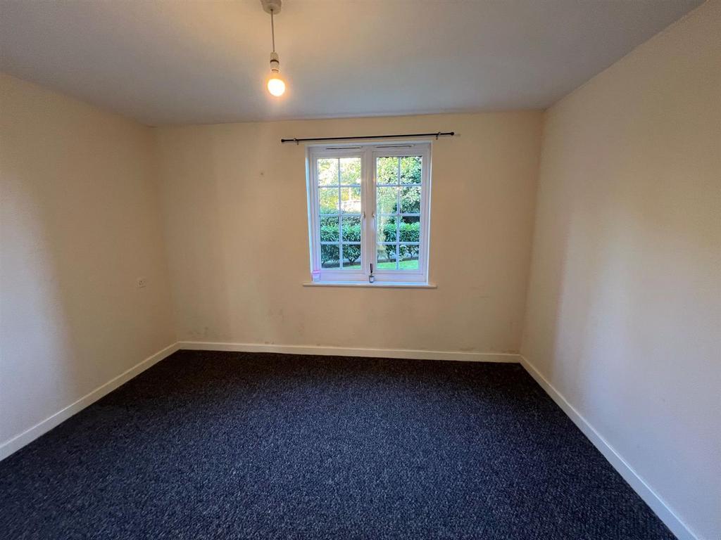 20-Clough-Close-Bed-2.jpg