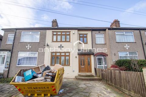 3 bedroom terraced house to rent, Powys Close, Bexleyheath DA7