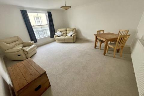 2 bedroom flat to rent, Queen Street, Lostwithiel PL22