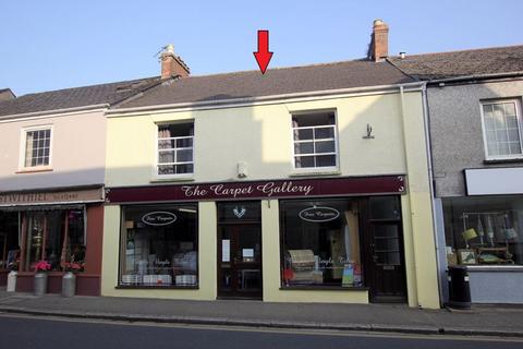 2 bedroom flat to rent, Queen Street, Lostwithiel PL22