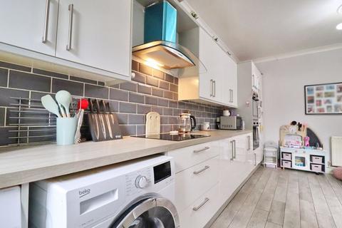 28 Algernon Road, Worsley, Manchester, M28 3RE