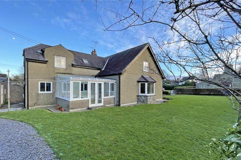 4 bedroom semi-detached house for sale, Llandygai Village, Llandygai, Bangor, Gwynedd, LL57