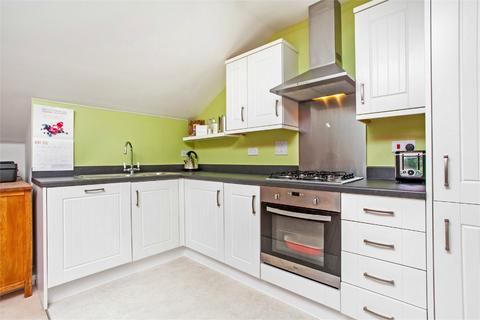 2 bedroom flat to rent, Winton Close, Hampshire SO22