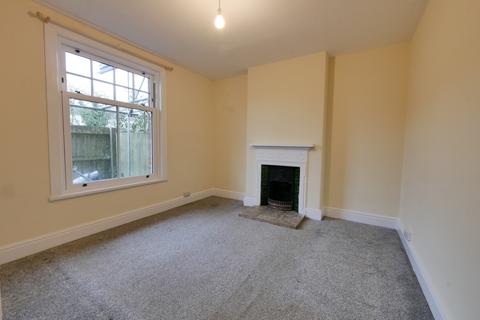 3 bedroom semi-detached house to rent, Station Road, WANSWELL