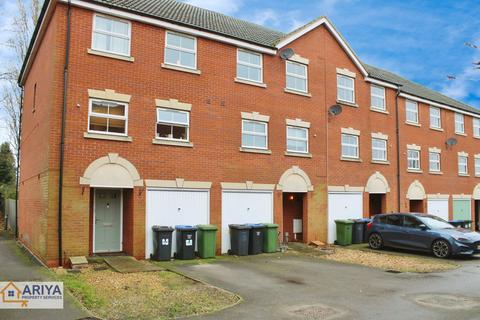 4 bedroom townhouse to rent, Tungstone Way, Market Harborough, Leicestershire LE16