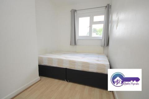 3 bedroom flat to rent, London N1