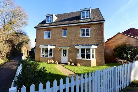 12 Coalfield Grove, Aylesham, Canterbury, CT3 3FX