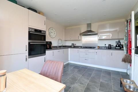12 Coalfield Grove, Aylesham, Canterbury, CT3 3FX