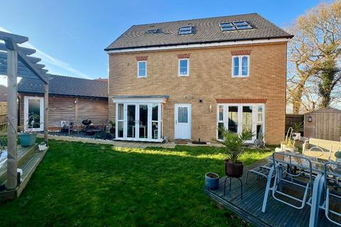 12 Coalfield Grove, Aylesham, Canterbury, CT3 3FX