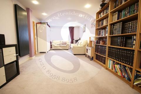 4 bedroom semi-detached house for sale, Edgware HA8