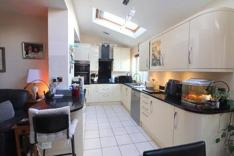 5 bedroom detached house for sale, Luton LU2