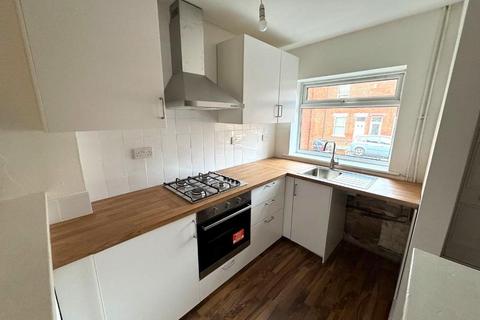 2 bedroom townhouse to rent, Egypt Road, Basford, Nottingham, NG7 7GN