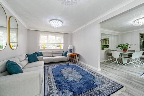 16 Tauheed Close, London, N4 2FQ
