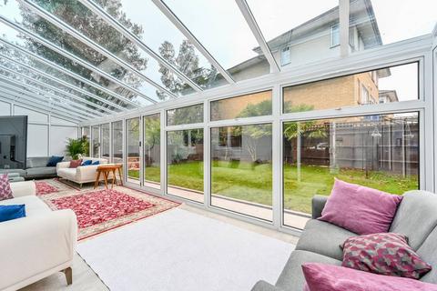 16 Tauheed Close, London, N4 2FQ
