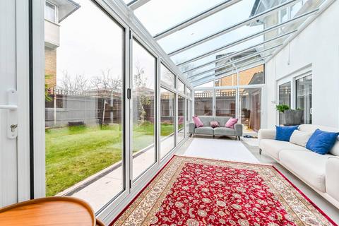 16 Tauheed Close, London, N4 2FQ