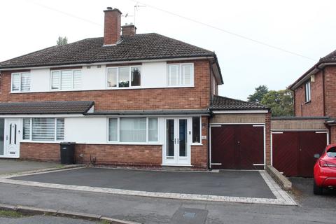 6 Beeches Close, Kingswinford, DY6 8ES