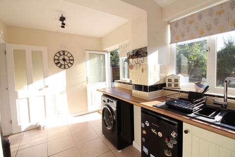 6 Beeches Close, Kingswinford, DY6 8ES
