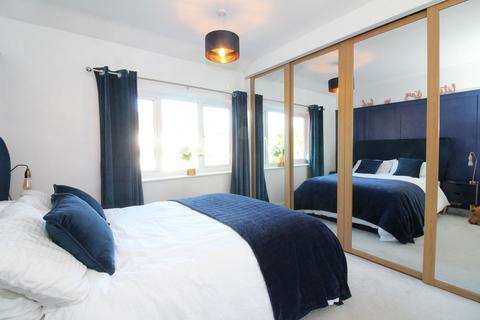6 Beeches Close, Kingswinford, DY6 8ES