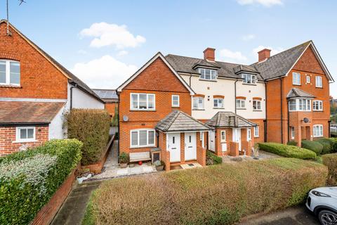 1 bedroom maisonette for sale, Norton Road, Berkshire RG40