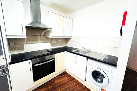 Studio to rent, City House, ILFORD