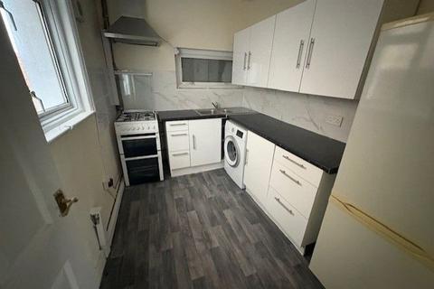 2 bedroom flat to rent, Talbot Road, Luton