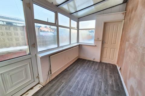 3 bedroom semi-detached house to rent, Aughton Road, Swallownest, Sheffield