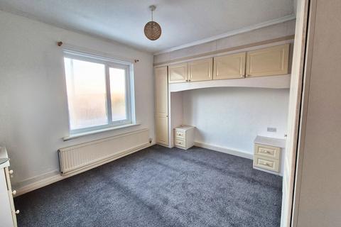 3 bedroom semi-detached house to rent, Aughton Road, Swallownest, Sheffield